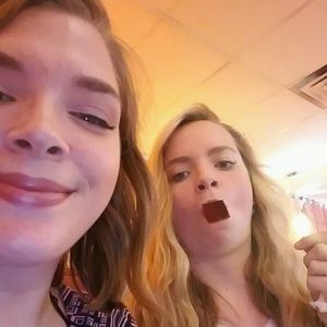 Meet your Posher, Alissa